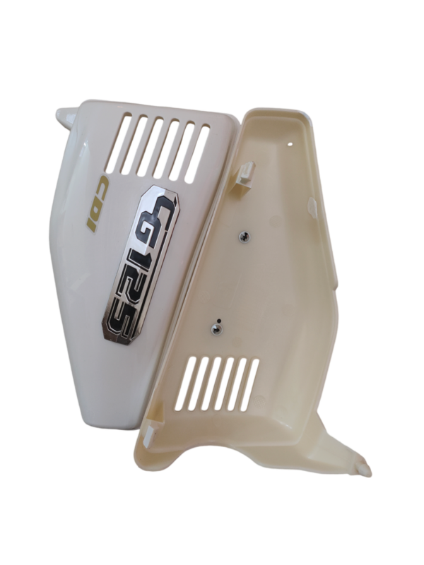 Motorcycle Spare Parts: CG Pair of White Side Covers - Image 4